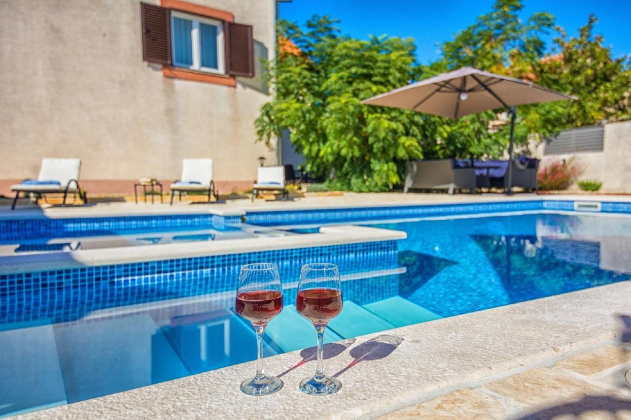 Holiday Home Tower With Private Pool, Sauna And Quads Smilcic Εξωτερικό φωτογραφία