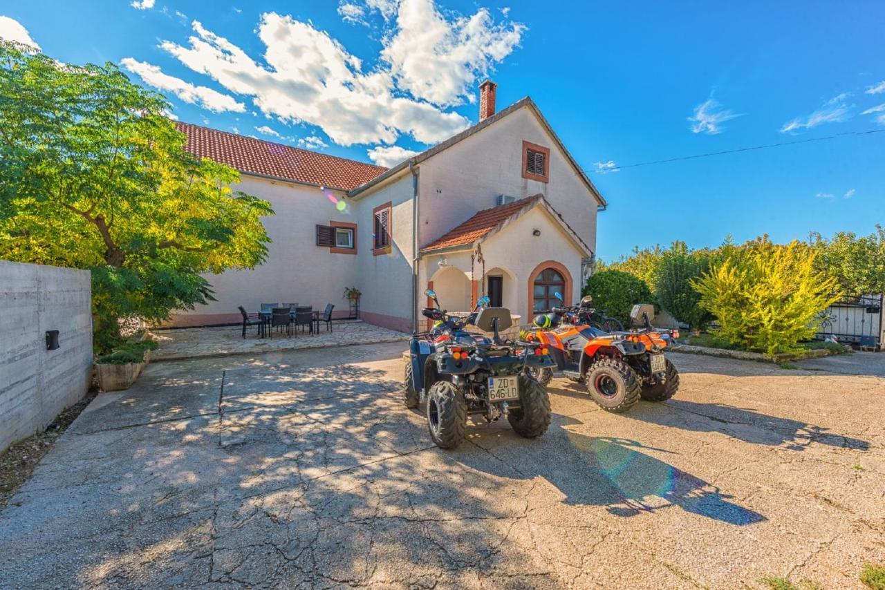 Holiday Home Tower With Private Pool, Sauna And Quads Smilcic Εξωτερικό φωτογραφία