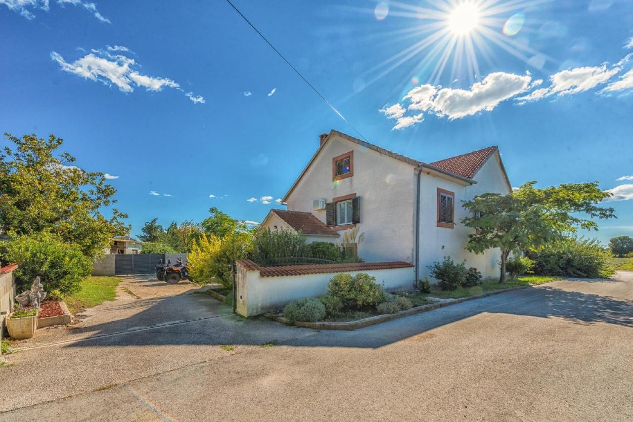 Holiday Home Tower With Private Pool, Sauna And Quads Smilcic Εξωτερικό φωτογραφία