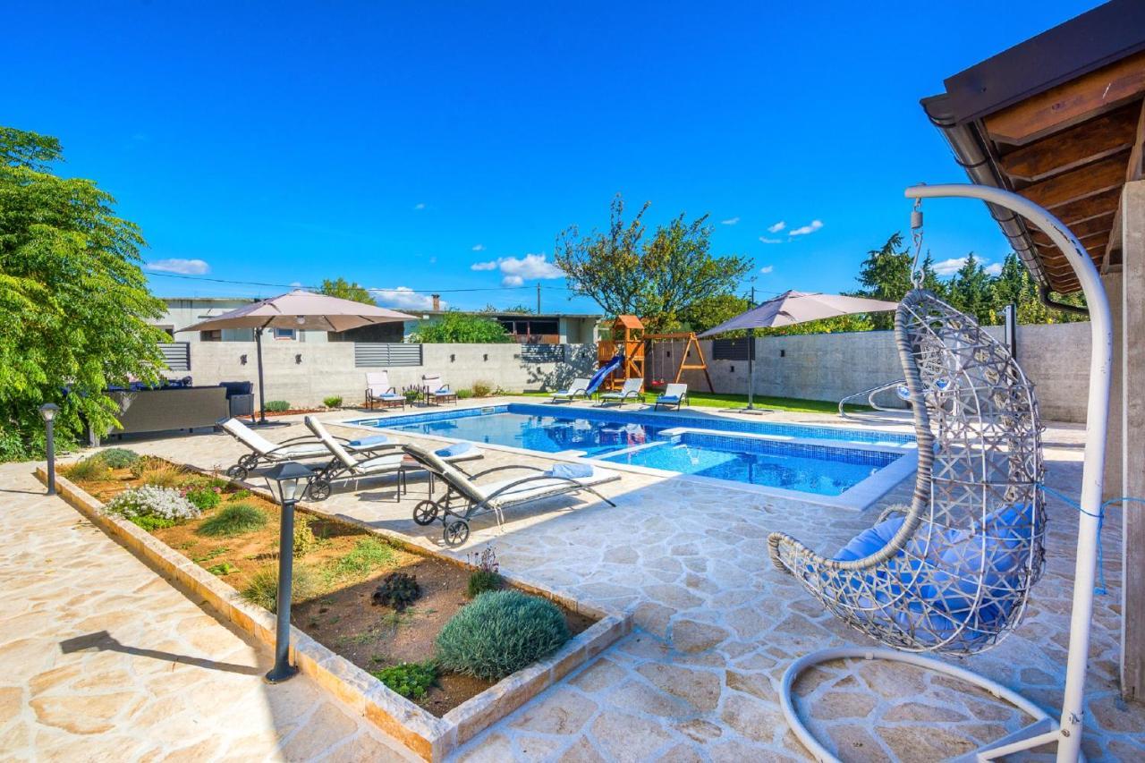 Holiday Home Tower With Private Pool, Sauna And Quads Smilcic Εξωτερικό φωτογραφία