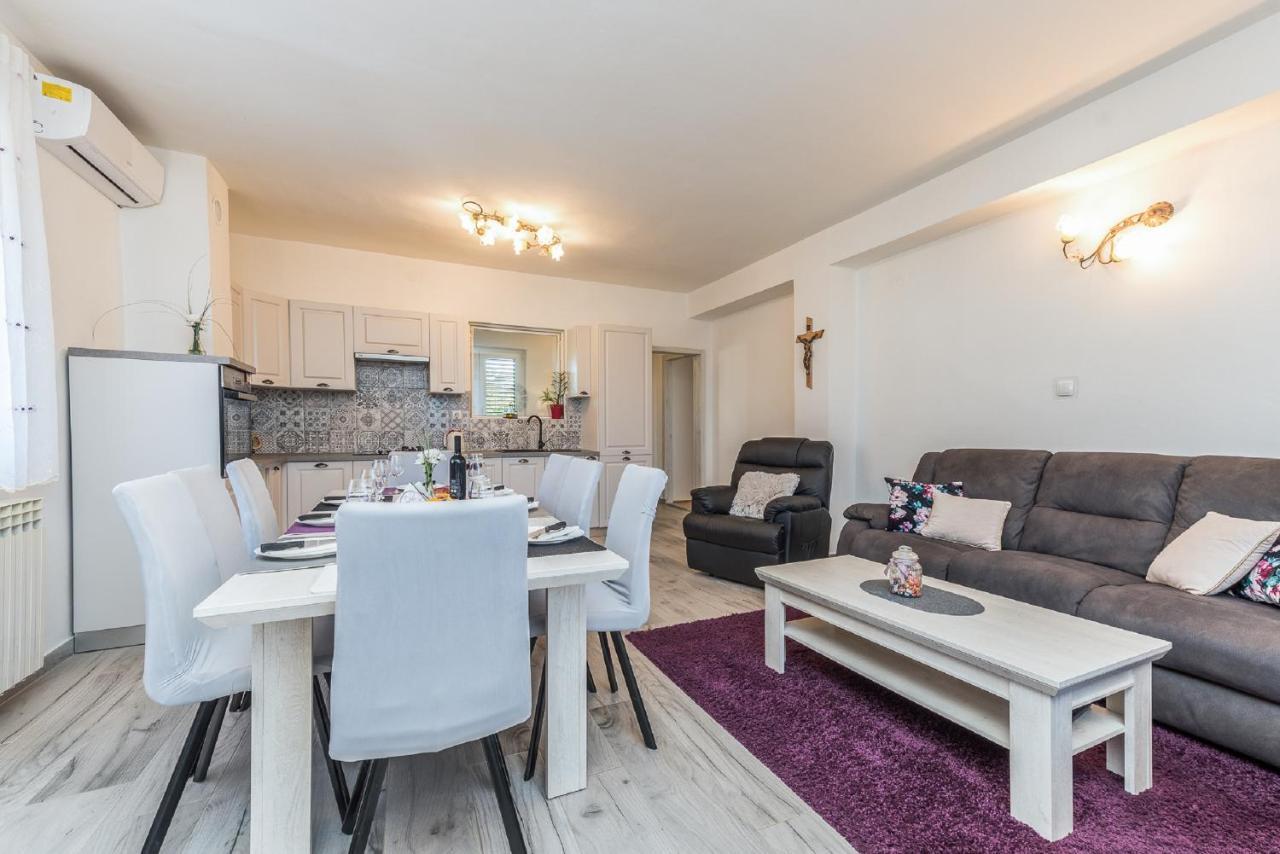 Holiday Home Tower With Private Pool, Sauna And Quads Smilcic Εξωτερικό φωτογραφία